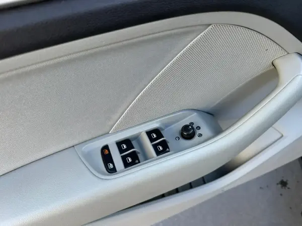 Audi A3 Limousine 1.6 TDI Advance 14