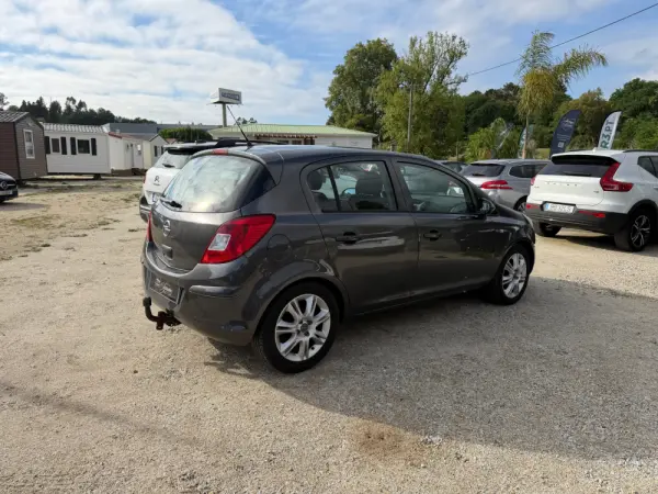 Opel Corsa 1.2 Enjoy 3