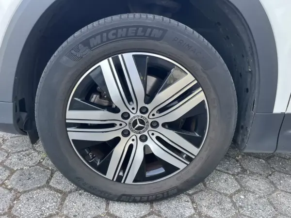 Mercedes-Benz EQB 300 4Matic Progressive 12
