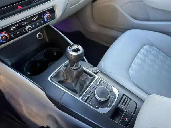 Audi A3 Limousine 1.6 TDI Advance 13