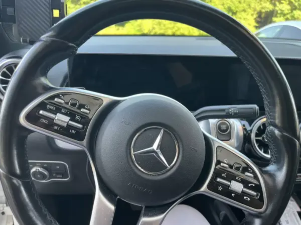 Mercedes-Benz EQB 300 4Matic Progressive 9