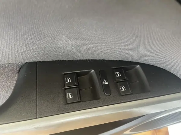 SEAT Leon 1.6 TDI E.Style by Sport 5