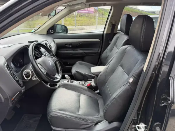 Mitsubishi Outlander 2.0 Intense 3