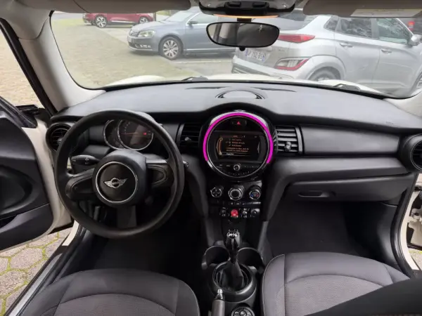 MINI 3 Portas One D 6