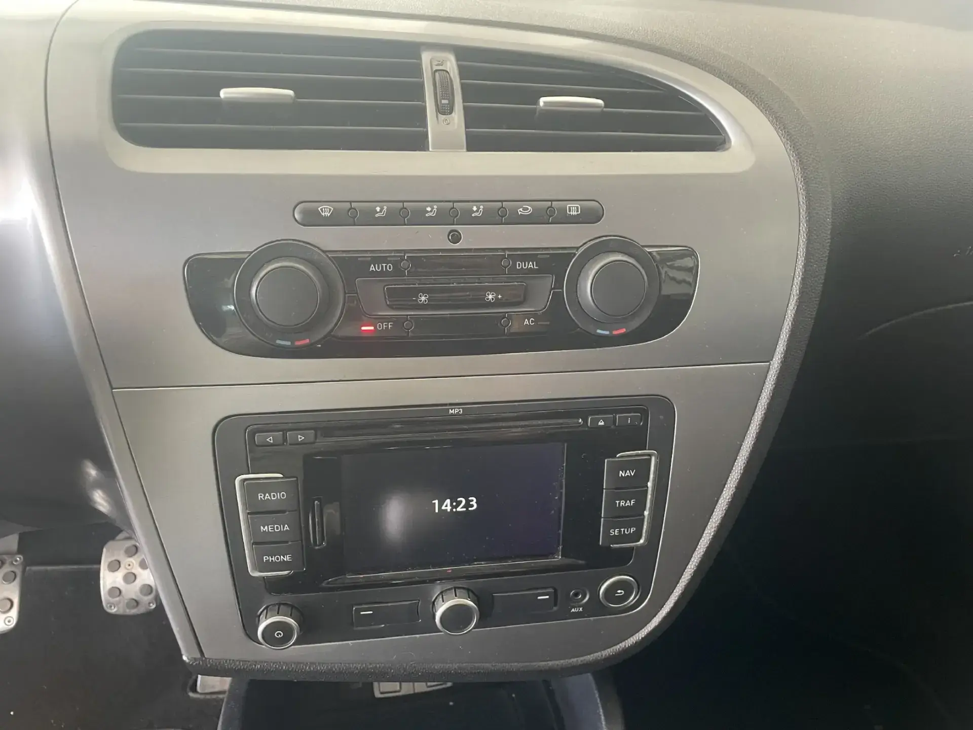 SEAT Leon 1.6 TDI E.Style by Sport 6