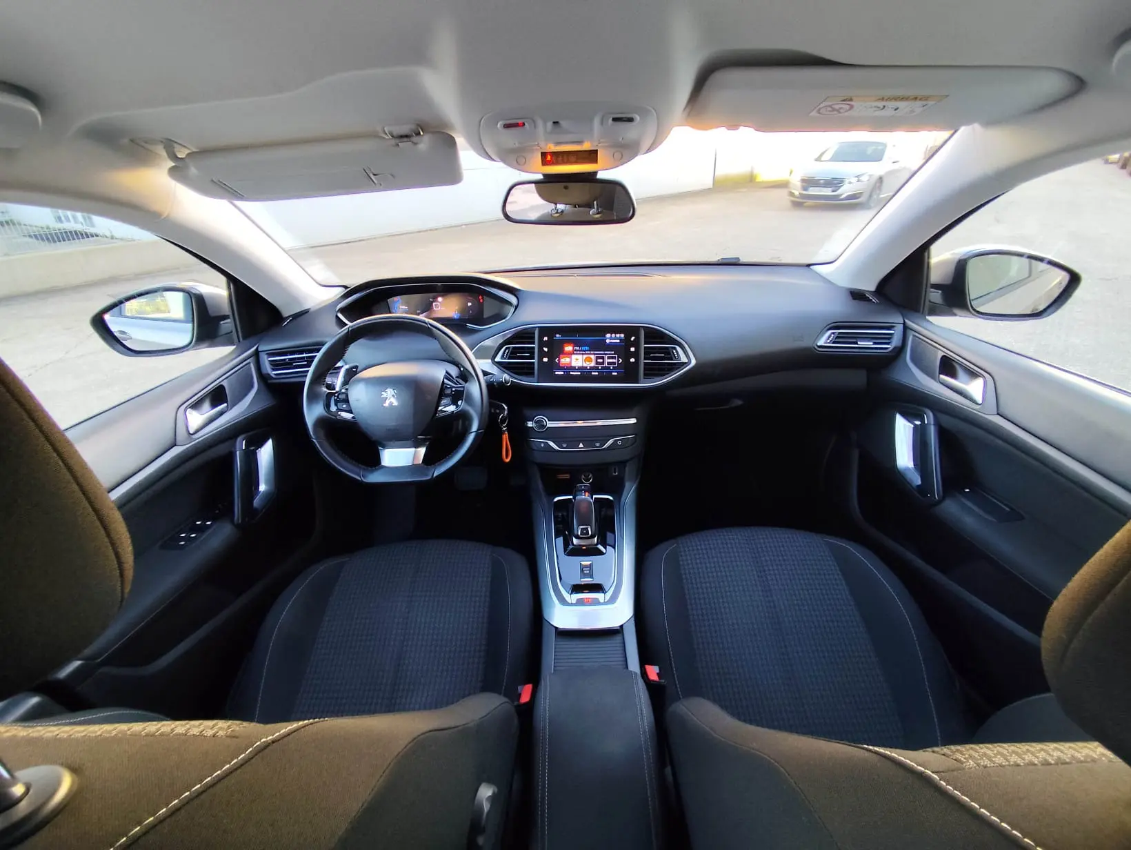 Peugeot 308 SW 1.5 BlueHDi Style EAT8 9