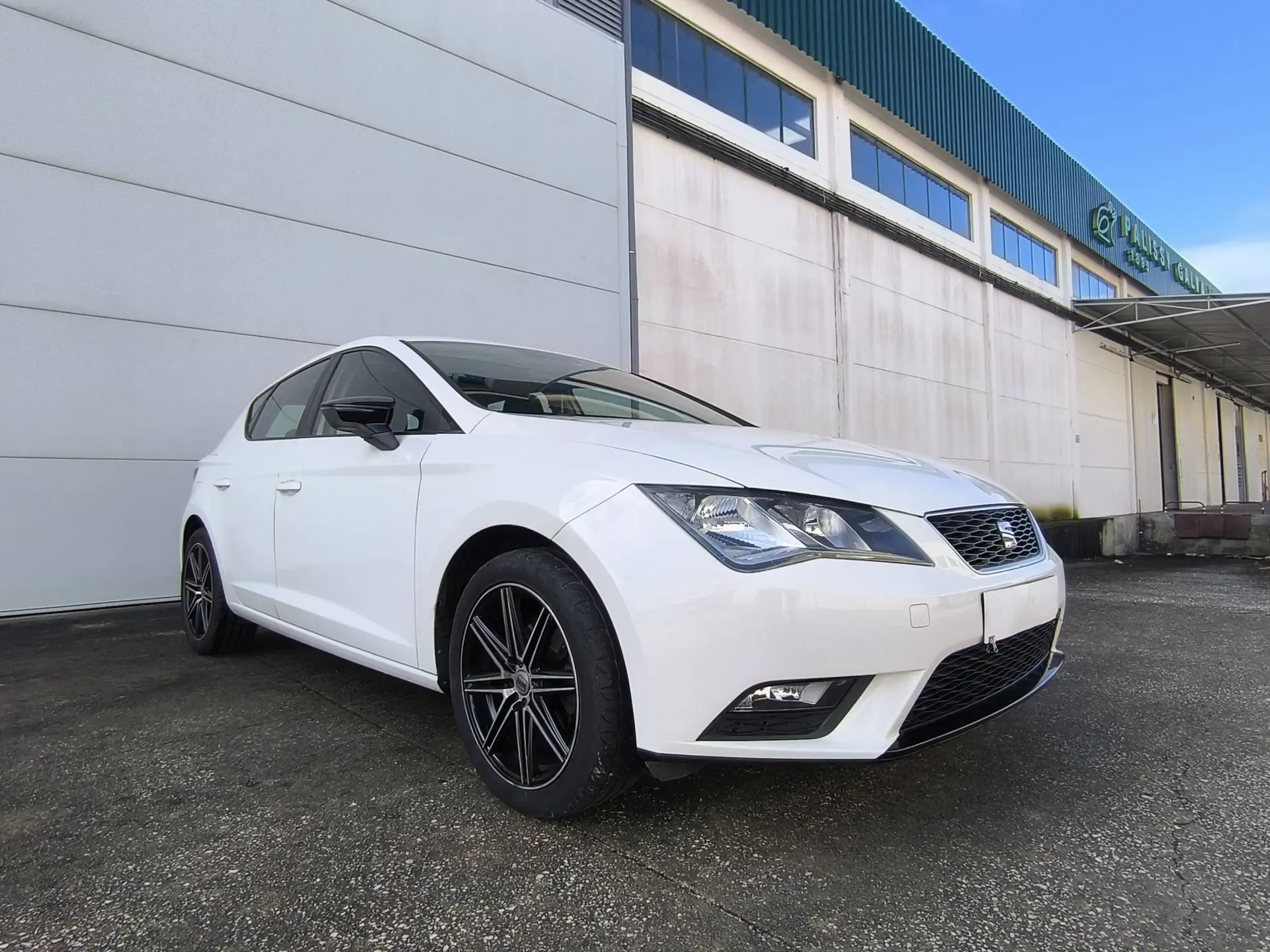 SEAT Leon 1.6 TDI DPF Reference 6