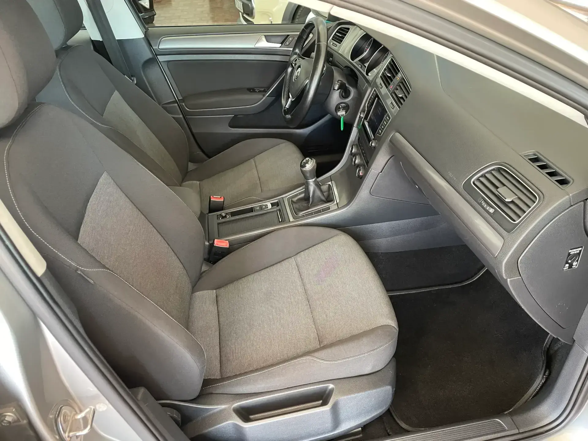 Volkswagen Golf 1.6 TDi Highline 16