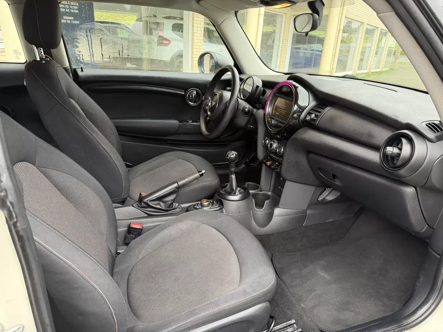 MINI 3 Portas One D 12