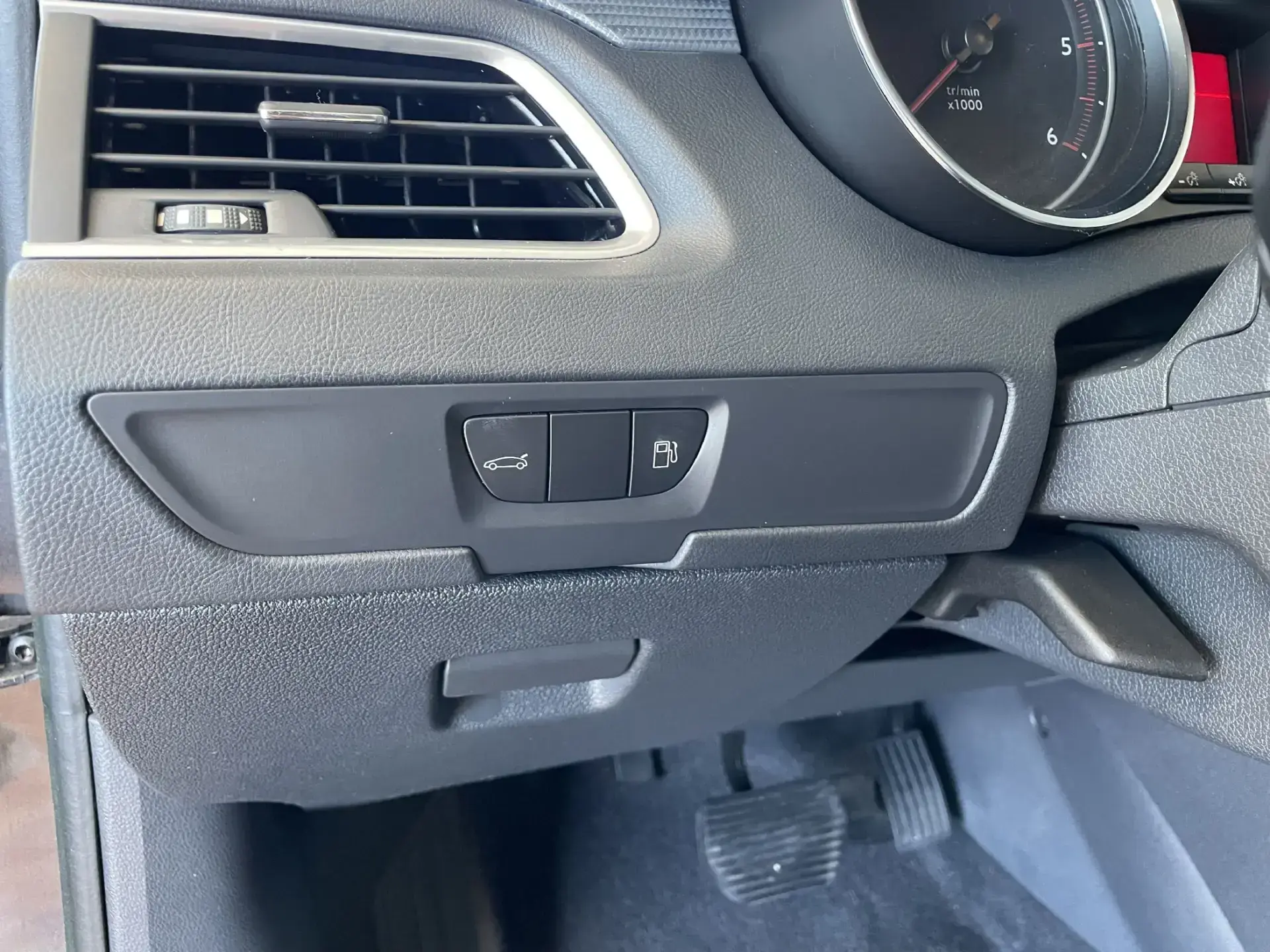 Peugeot 508 SW 1.6 e-HDi Allure 2-Tronic 105g 10