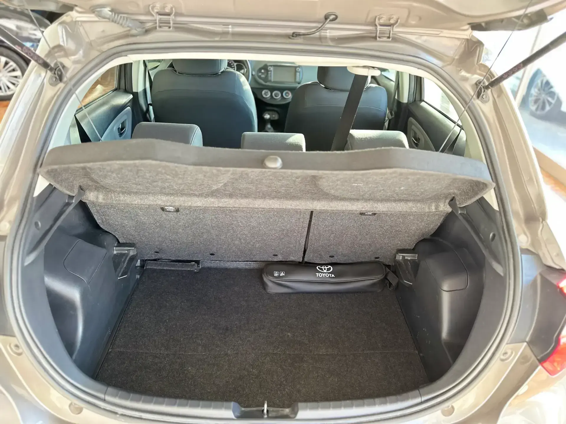 Toyota Yaris 1.0 VVT-i Comfort 19