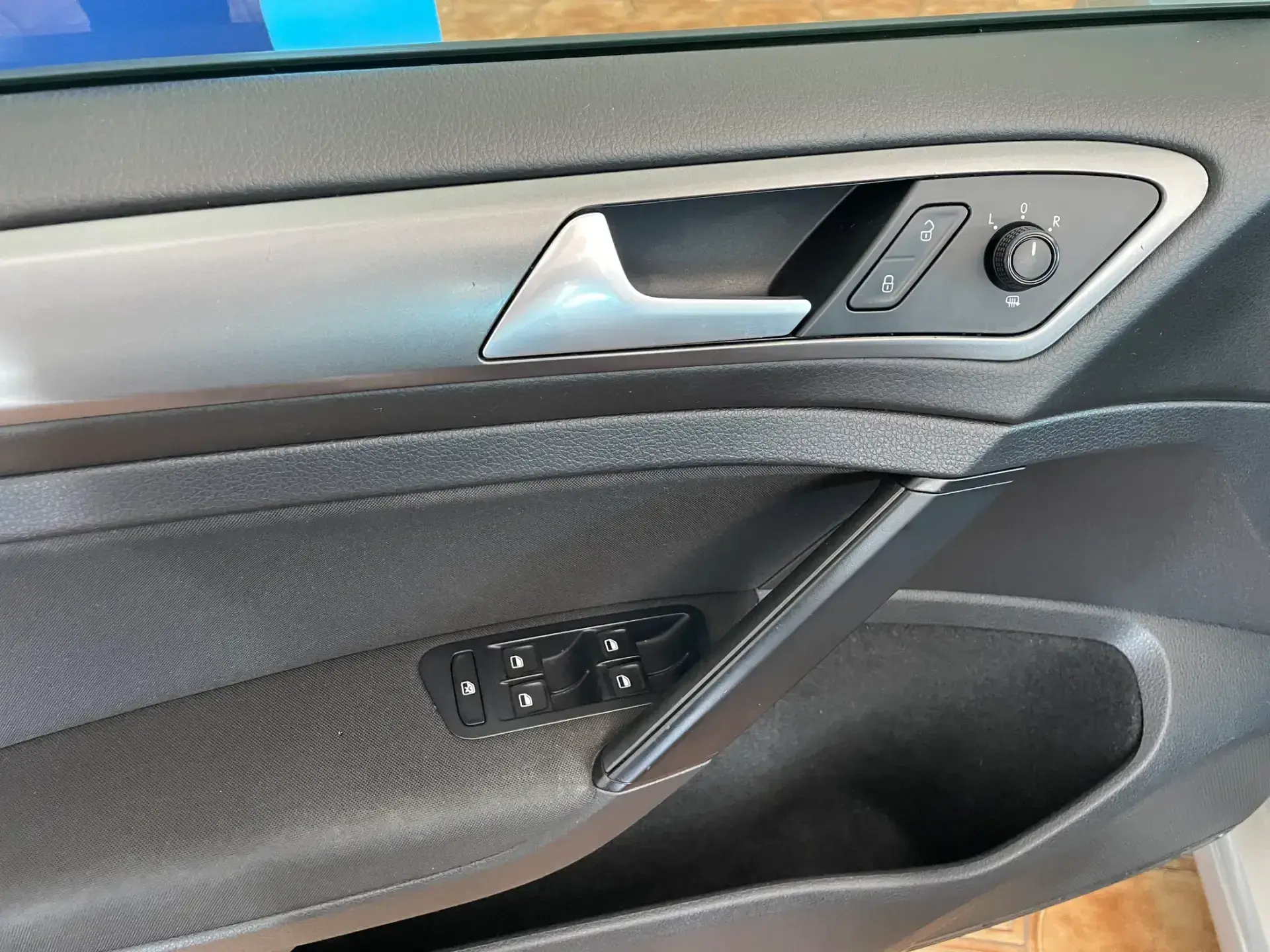 Volkswagen Golf 1.6 TDi Highline 6