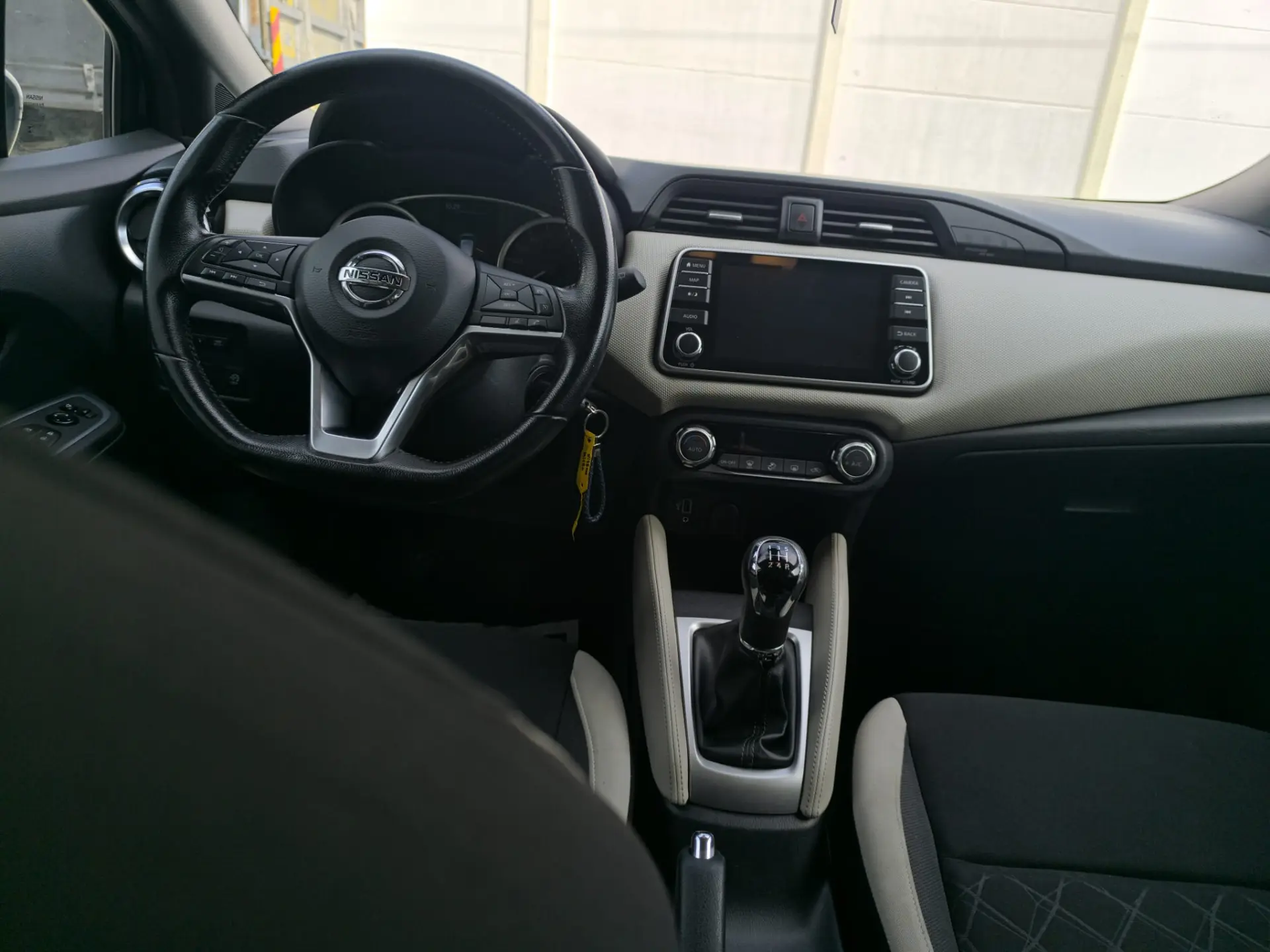 Nissan Micra 0.9 IG-T Tekna S/S 9