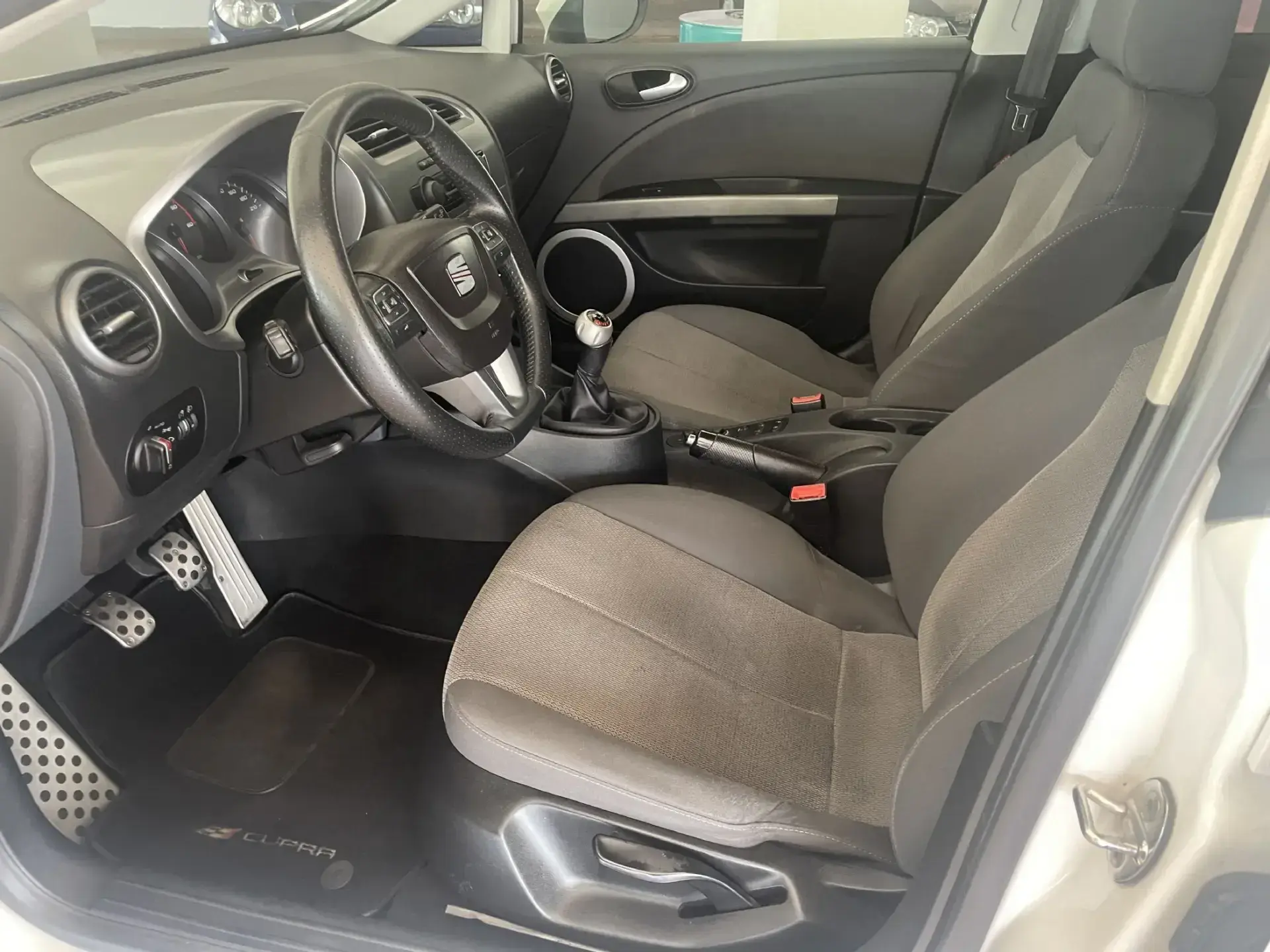 SEAT Leon 1.6 TDI E.Style by Sport 4