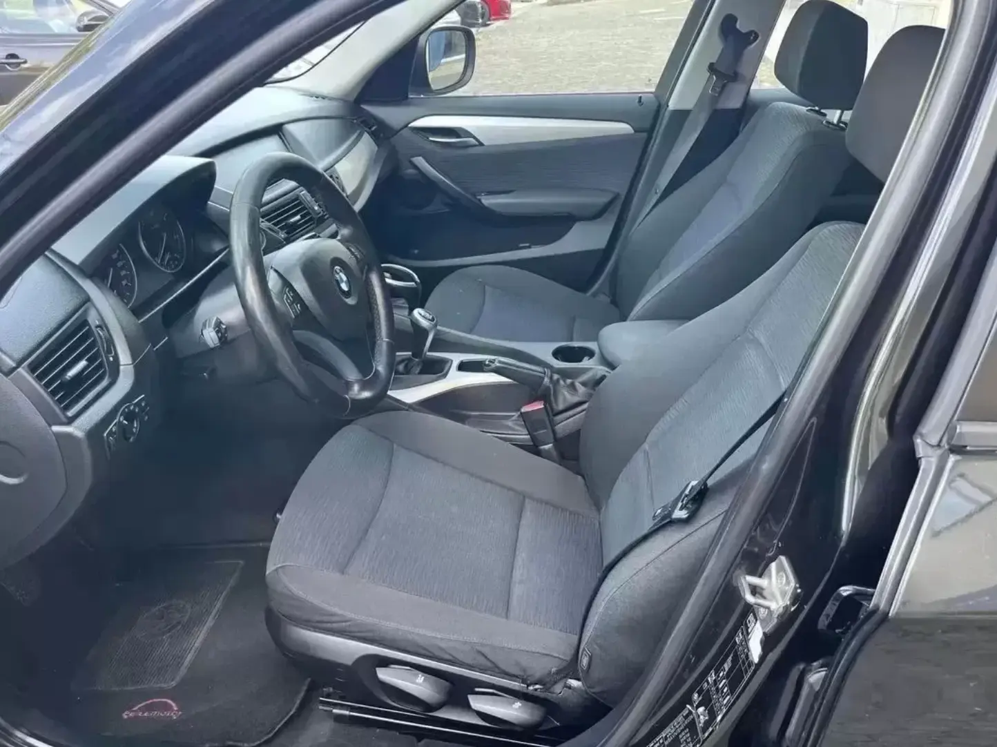 BMW X1 18 d sDrive 8