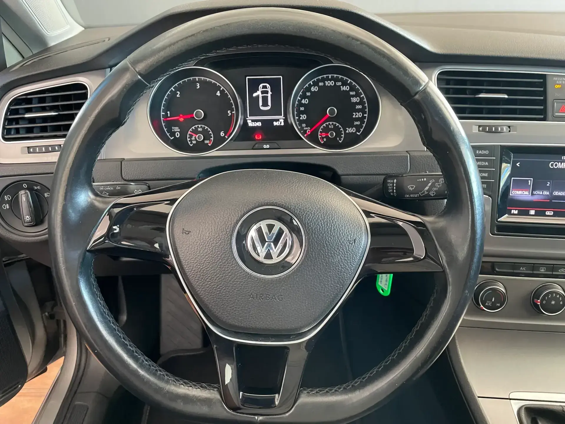 Volkswagen Golf 1.6 TDi Highline 12