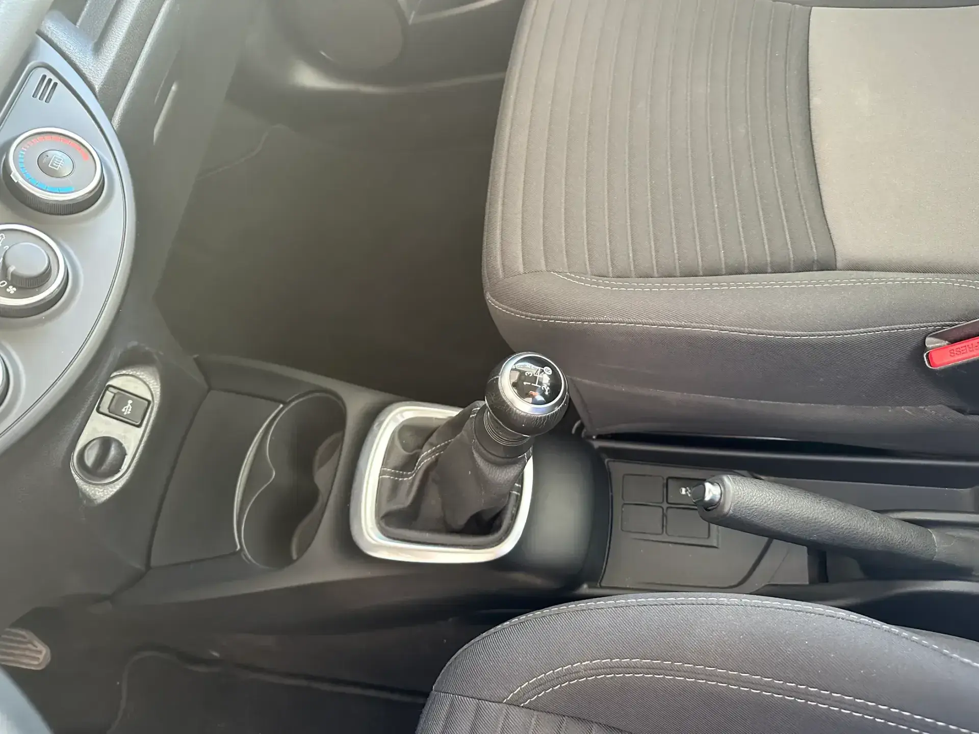 Toyota Yaris 1.0 VVT-i Comfort 11