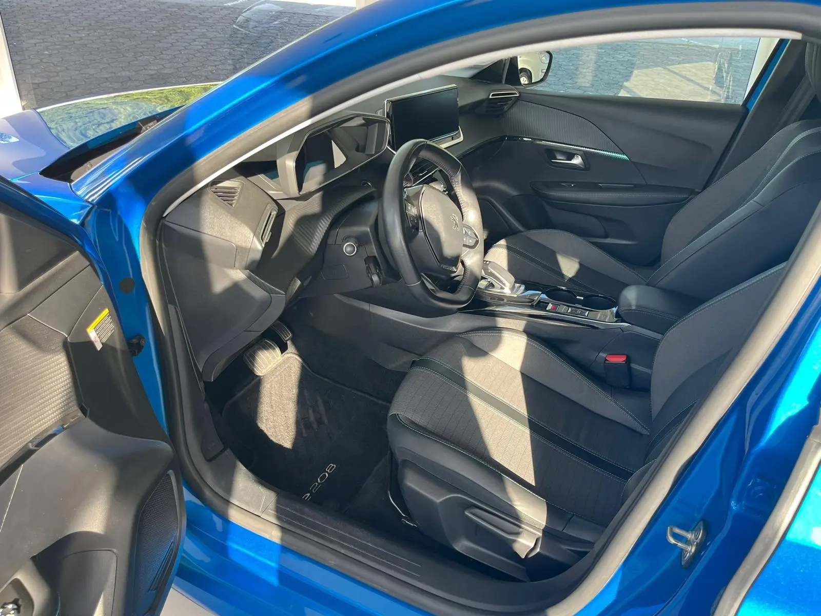 Peugeot e-208 50 kWh Allure Pack 6