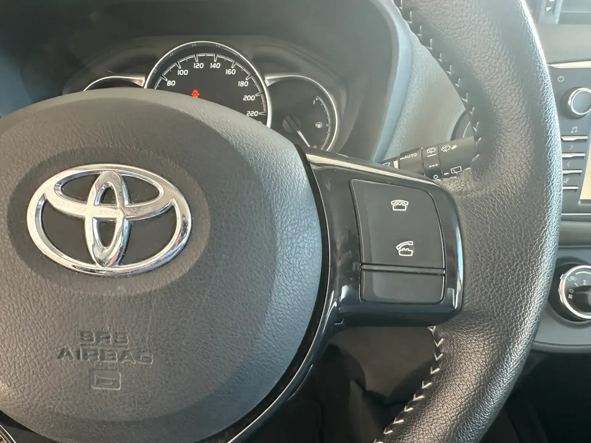 Toyota Yaris 1.0 VVT-i Comfort 10