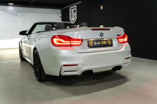 BMW M4 Auto 21