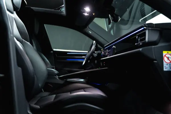 Porsche Macan Electric 4 28