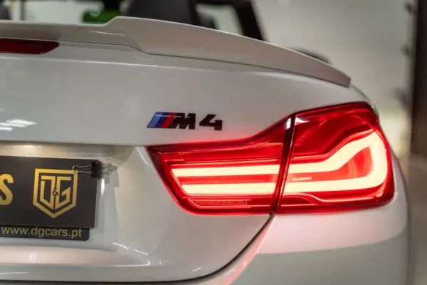 BMW M4 Auto 19