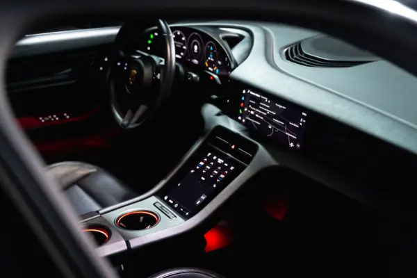 Porsche Taycan 4S 14