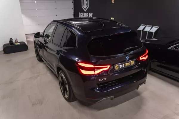BMW iX3 2