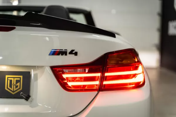 BMW M4 DKG 7