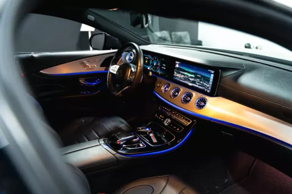 Mercedes-Benz CLS 300 21