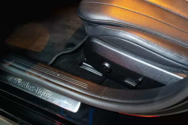 Mercedes-Benz E 220 Avantgarde 6