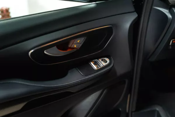 Mercedes-Benz V 250 10