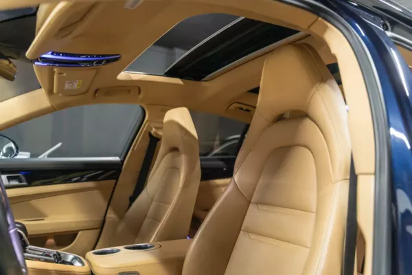 Porsche Panamera Panamera 4S 23