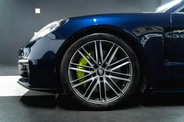 Porsche Panamera Sport Turismo 3