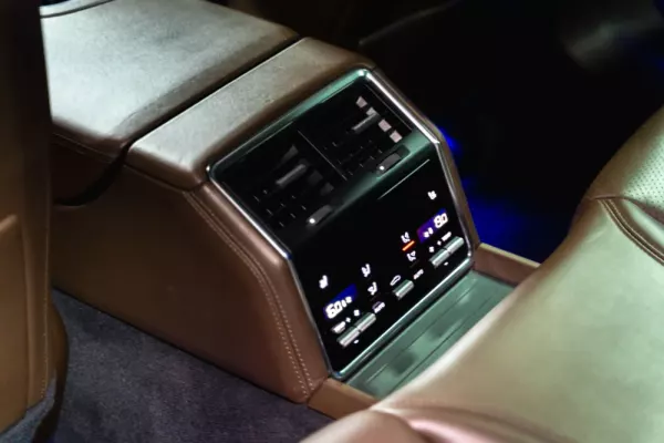 Porsche Panamera Sport Turismo 16