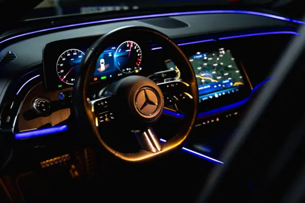 Mercedes-Benz E 300 de 6