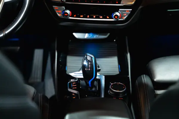 BMW iX3 Inspiring 21