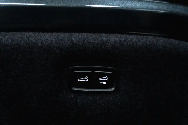 Porsche Taycan 4S 28