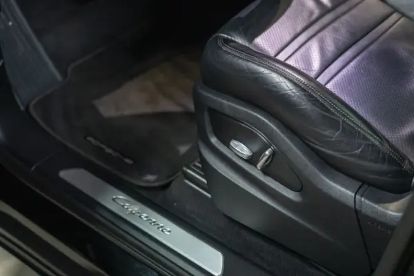 Porsche Cayenne Coupé E-Hybrid 6