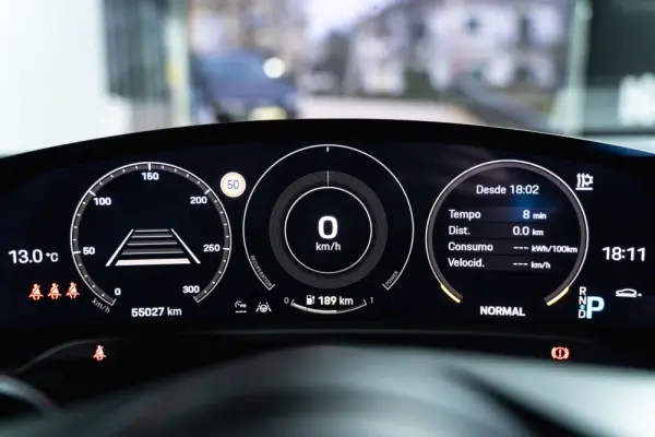 Porsche Taycan 4S 11