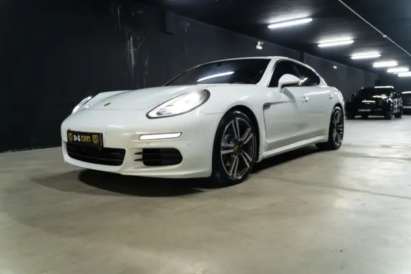 Porsche Panamera Standard 4