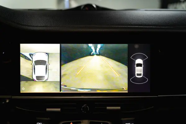 Porsche Panamera Standard 17