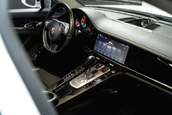 Porsche Panamera Standard 22