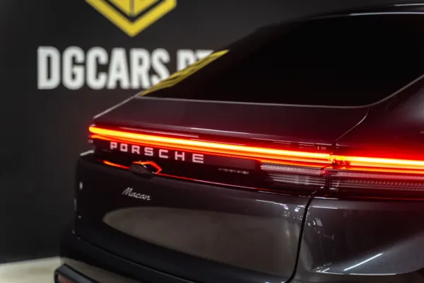 Porsche Macan Standard 30