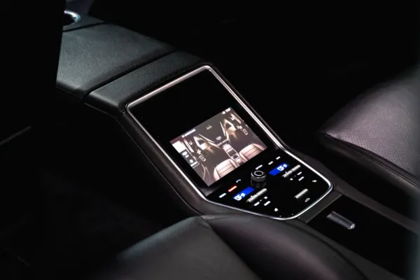 Porsche Panamera 4 S 16