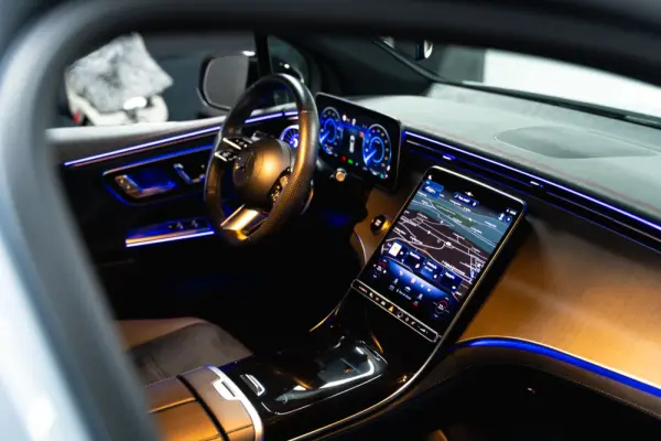 Mercedes-Benz EQE SUV 350+ 14