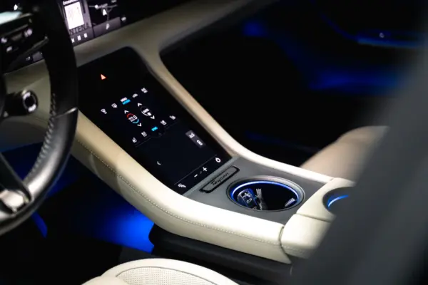 Porsche Taycan 4S 10