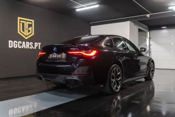 BMW i4 eDrive40 Pack Desportivo M 5