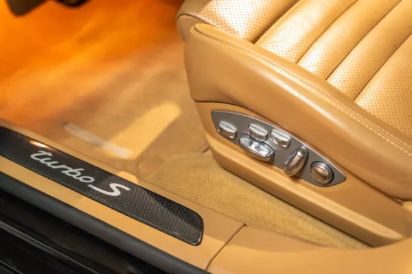 Porsche Panamera Turbo S PDK 11