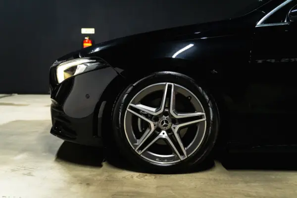 Mercedes-Benz A 180 d AMG Line Aut. 19